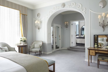 Claridges-Royal_Suite-Bedroom