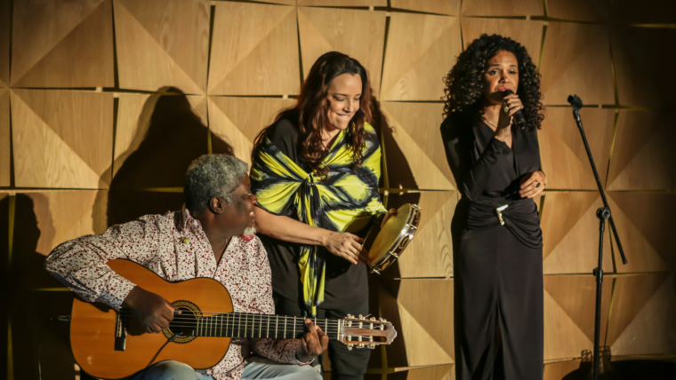 Carlinhos 7 cordas, Ana Carolina e Teresa Cristina | Foto: Gianne Carvalho