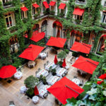 Jardim de verão do Hôtel Plaza Athénée