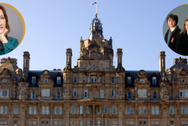 Visão de longe do Balmoral Hotel, onde J.K. Rowling terminou a saga Harry Potter