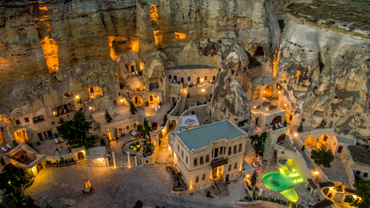 Yunak Evleri. hotel caverna na Turquia