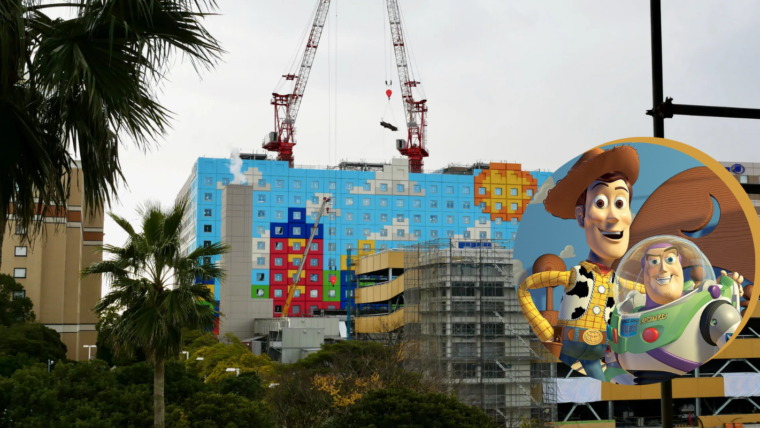 Construção do Tokyo Disney Resort Toy Story Hotel