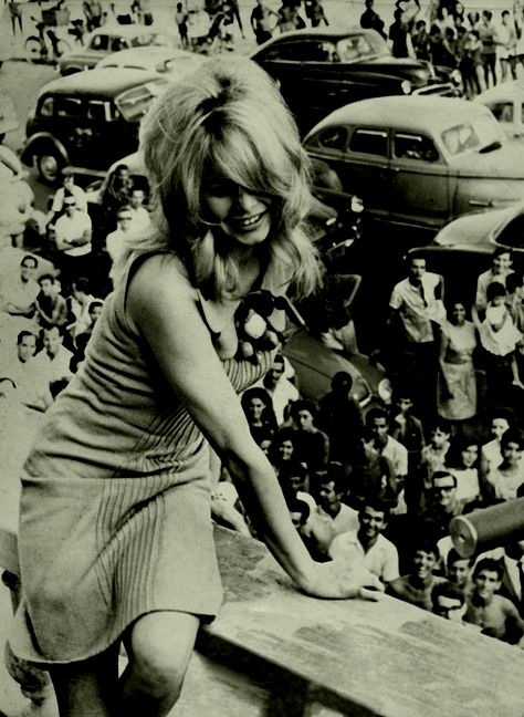 Brigitte no Hotel Copacabana Palace em 1964 | Foto: Reprodução