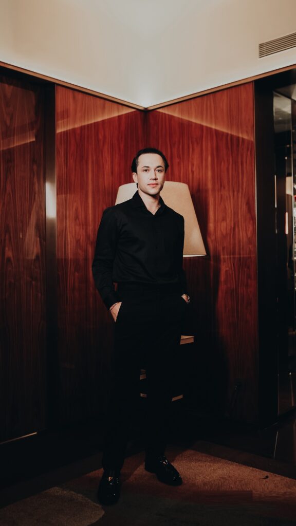 Vinicius Belo no Rosewood São Paulo | Foto: Check Hotels