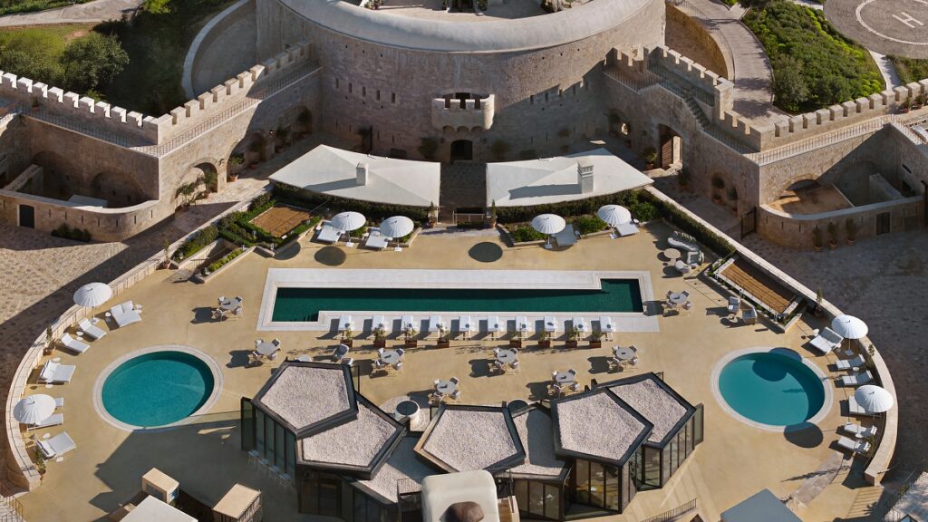 Mamula Island by Banyan Tree Pool - Pool Deck - Aerial View | Foto: divulgação