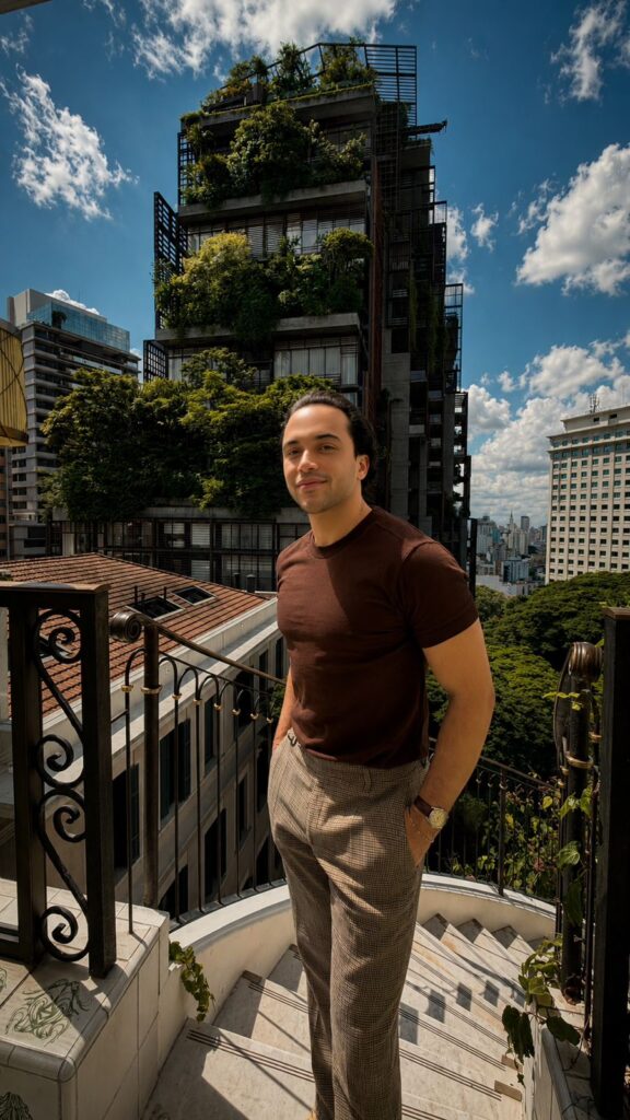 Vinicius Belo no Rosewood São Paulo | Foto: Check Hotels
