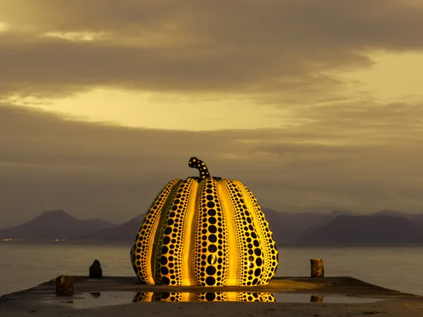 Obra de Yayoi Kusama no Benesse House | Foto: divulgação