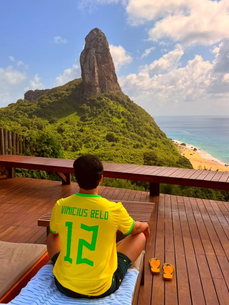 Vinicius Belo na Pousada Ecológica Akanã, em Fernando de Noronha | Foto: Check Hotels