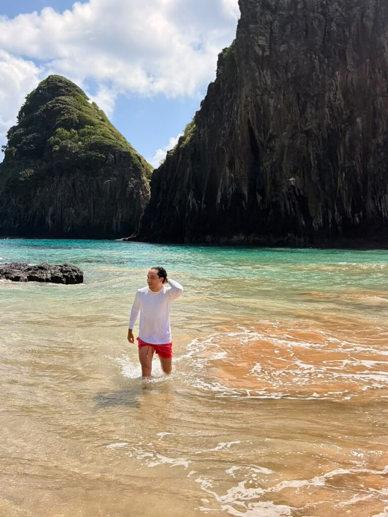 Vinicius Belo em Fernando de Noronha | Foto: Check Hotels
