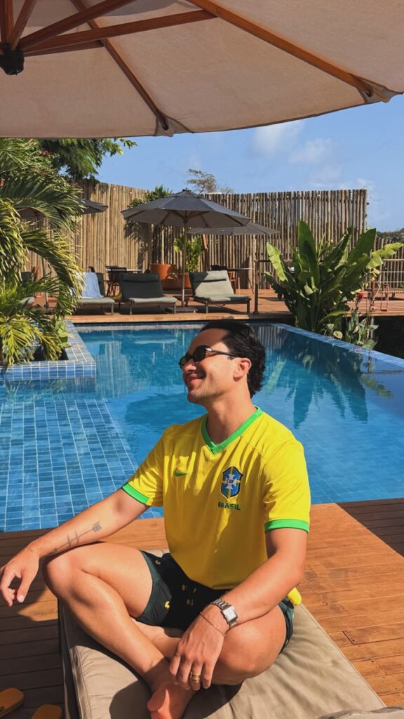 Vinicius Belo na Pousada Ecológica Akanã, em Fernando de Noronha | Foto: Check Hotels