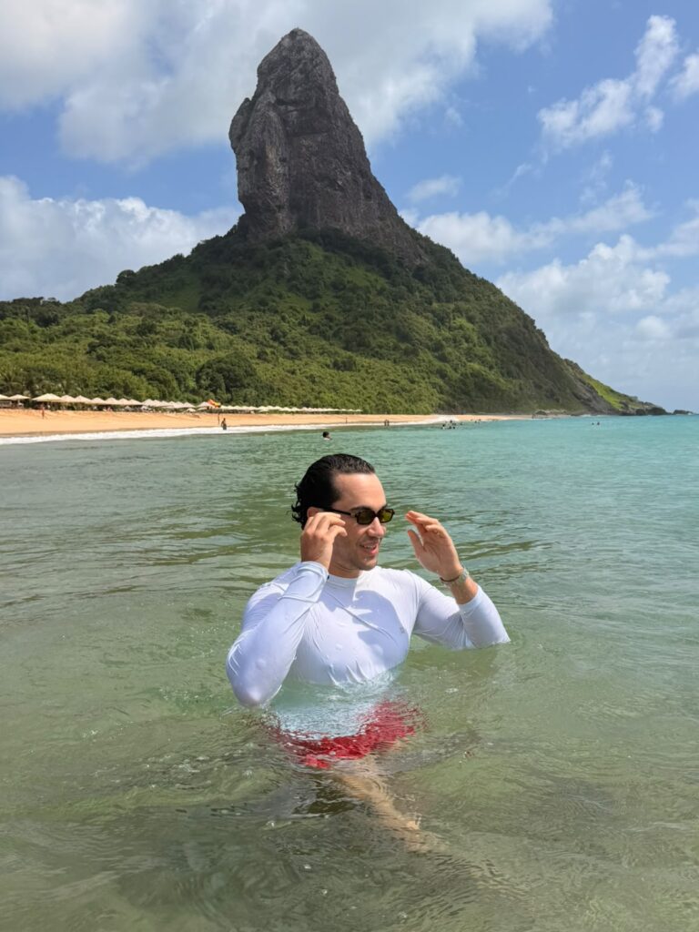 Vinicius Belo em Fernando de Noronha | Foto: Check Hotels