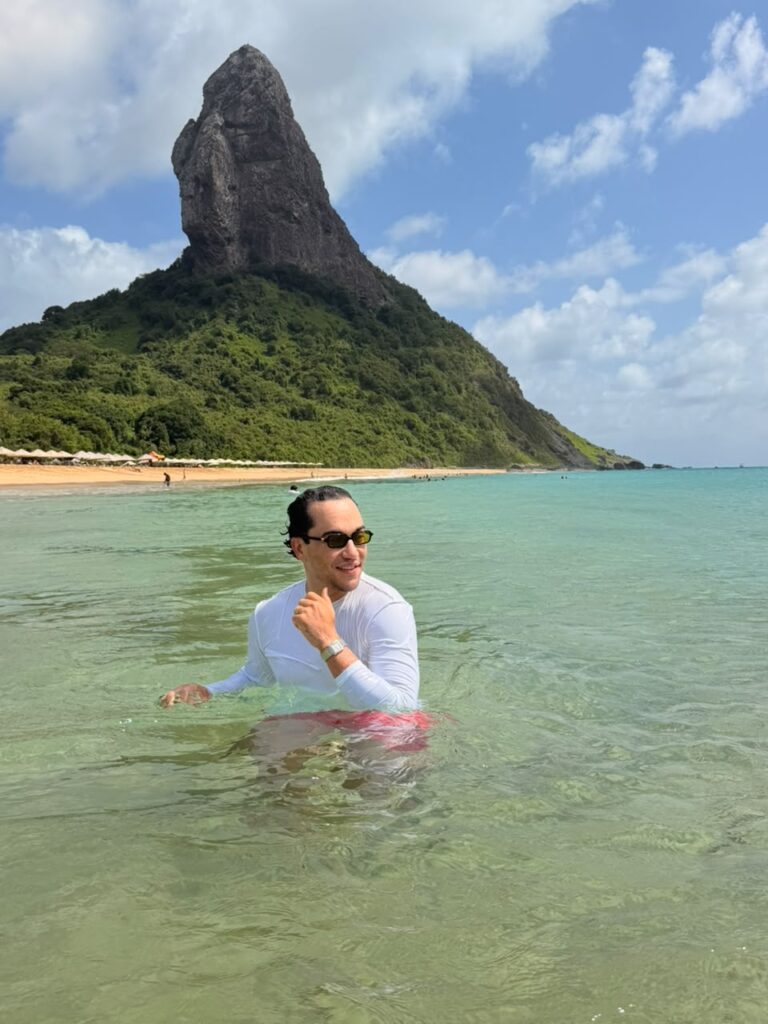 Vinicius Belo em Fernando de Noronha | Foto: Check Hotels