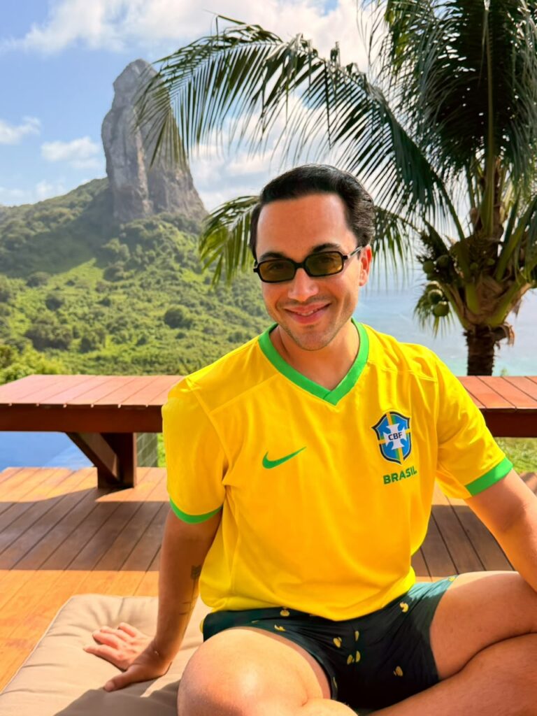 Vinicius Belo na Pousada Ecológica Akanã, em Fernando de Noronha | Foto: Check Hotels