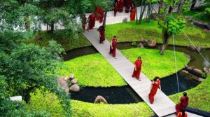 O resort do guru indiano que exige exame de HIV na entrada