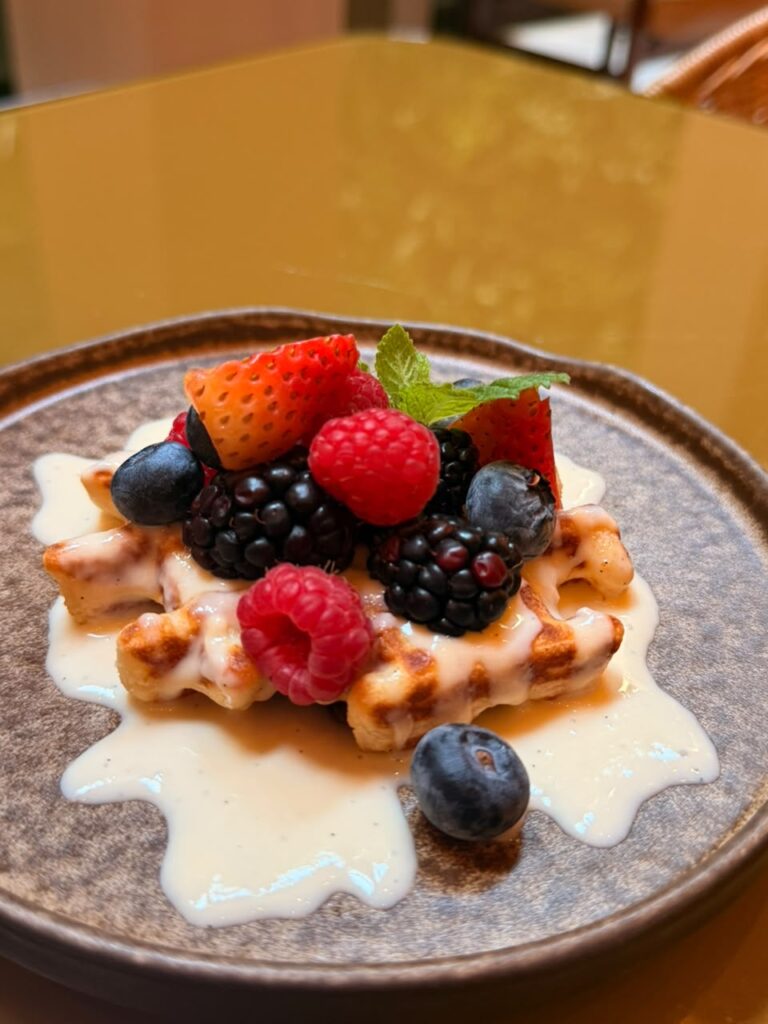 Waffle | Café da manhã Emiliano São Paulo | Foto: Check Hotels