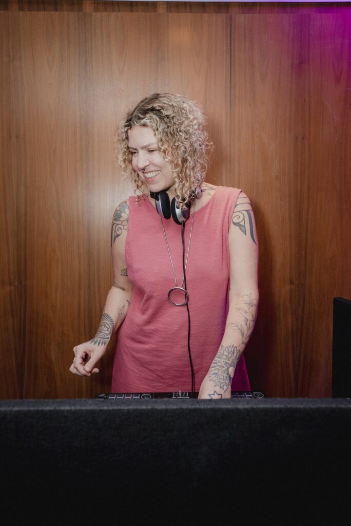 A DJ Marina Lopes | Foto: Bruna Guerra