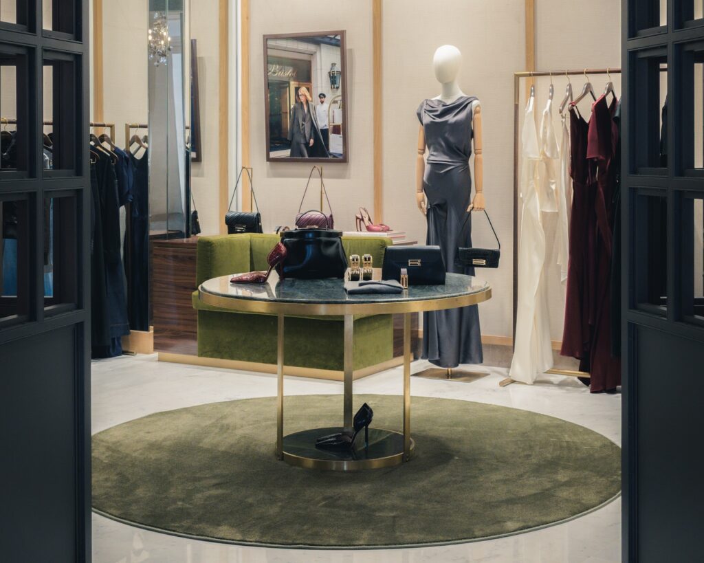 Le Bristol Paris - Pop-up Victoria Beckham 2026 | Foto: divulgação