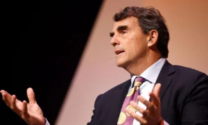 Uma ilha, um resort e US$ 7,9 milhões: bilionário anuncia venda, mas governo contesta propriedade