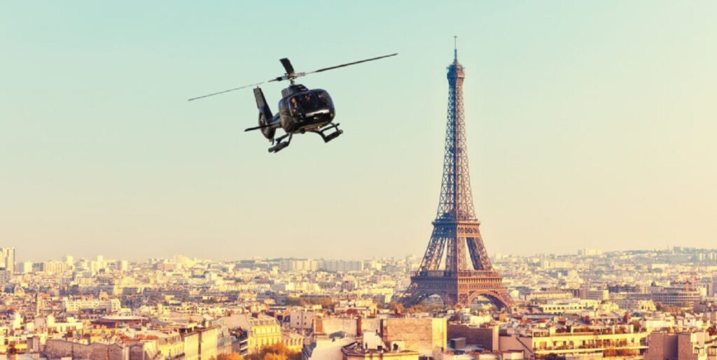 Experiências como sobrevoar paris de helicóptero | Foto: reprodução