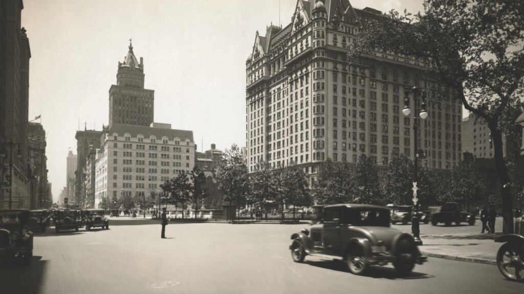 Quando o hotel atual foi inaugurado, em 1907, tornou-se rapidamente sinônimo de elegância, grandiosidade e do encanto duradouro da cidade de Nova York | Foto: reprodução