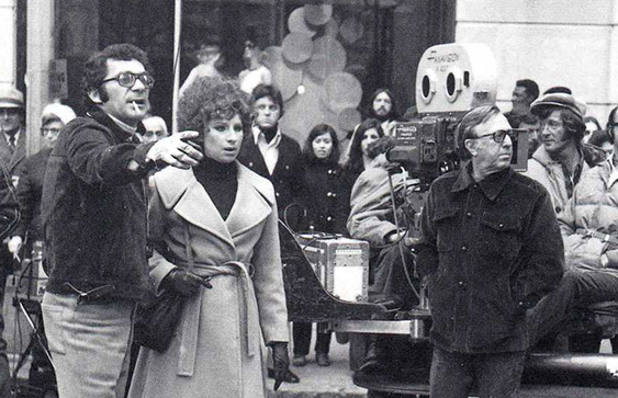 A comédia romântica de 1973 estrelada por Robert Redford e Barbra Streisand ficou em sexto lugar na lista "100 Years… 100 Passions" do AFI, que elegeu as maiores histórias de amor do cinema americano | Foto: reprodução