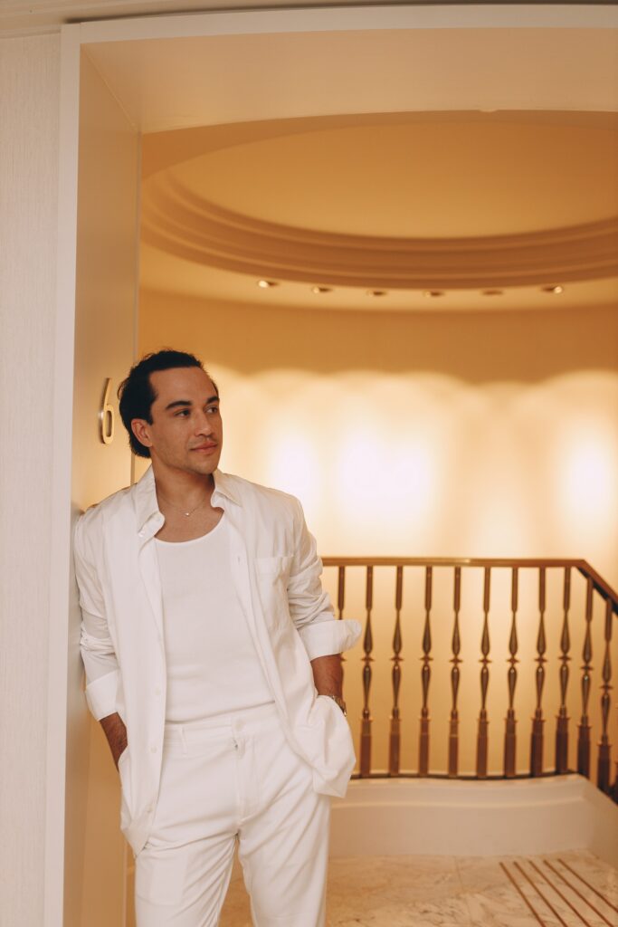 Vinicius Belo no Four Seasons Madrid | Foto: Nathan Cazella / Check Hotels